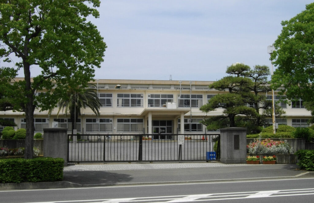 TATSU(HANDSIGN)の高校は平塚農業高校